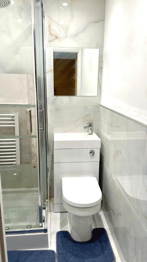 7 Venus Road Room 1 ลอนดอน ภายนอก รูปภาพ